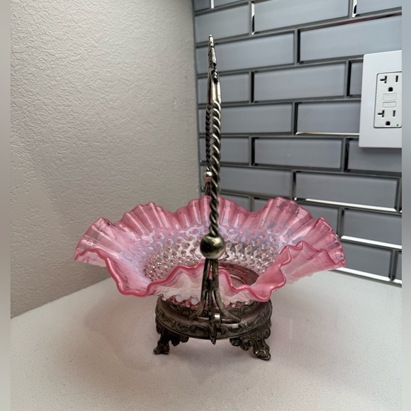 Vintage Bride's Basket Fenton Pink Hobnail Ruffled Bowl with Metal Holder - Picture 4 of 16